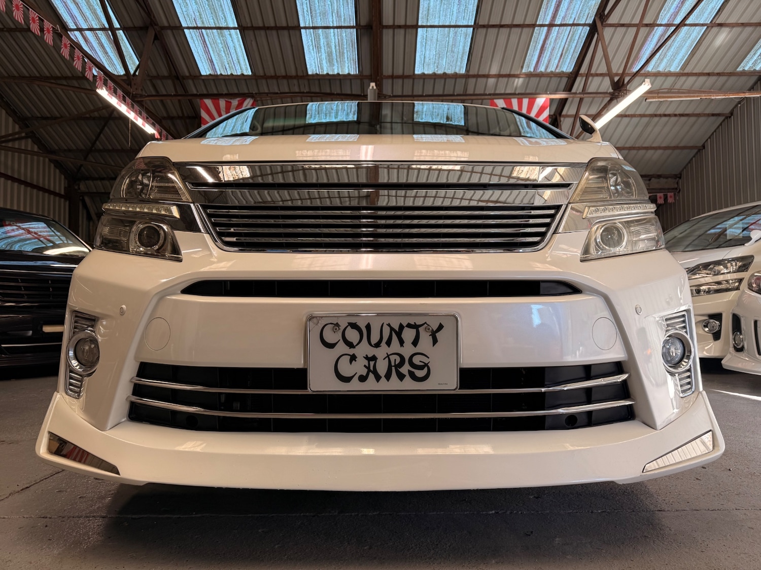 Used Toyota Vellfire 2013 for sale - 77084298: Photo 4