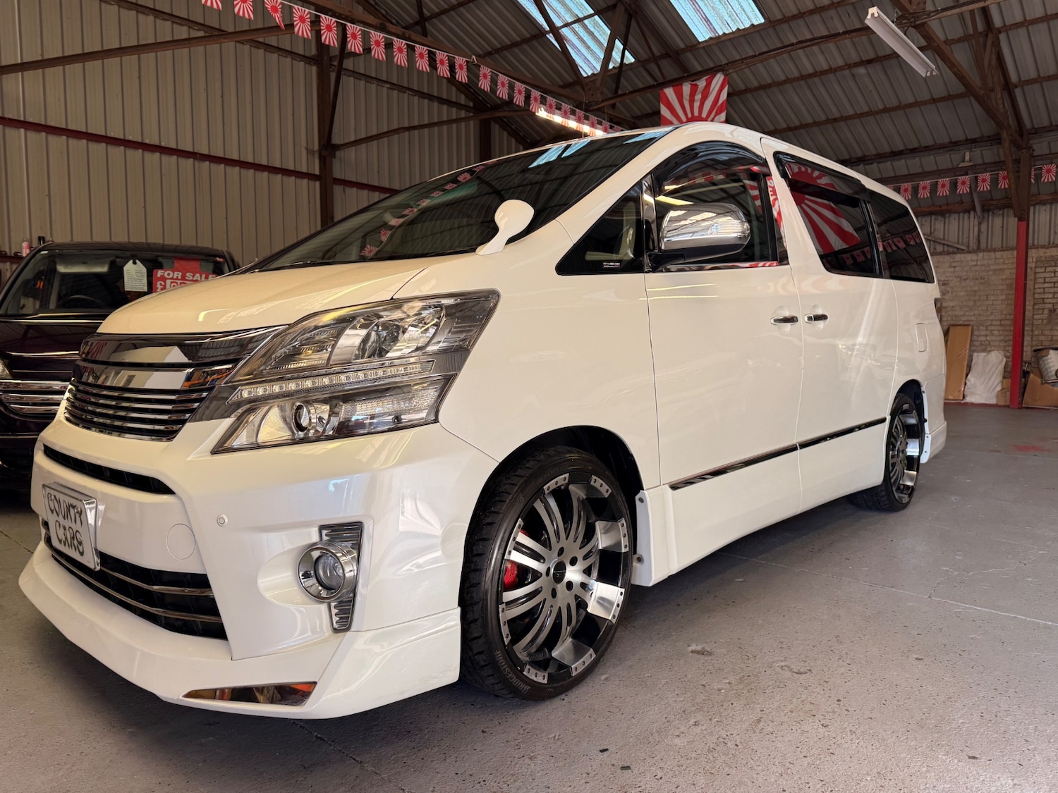 Used Toyota Vellfire 2013 for sale - 77084298: Photo 5