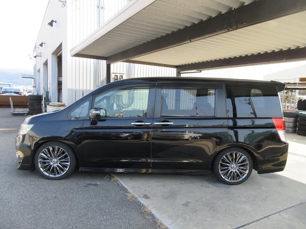 Used Honda Stepwagon 2012 for sale - 76098408: Photo 2