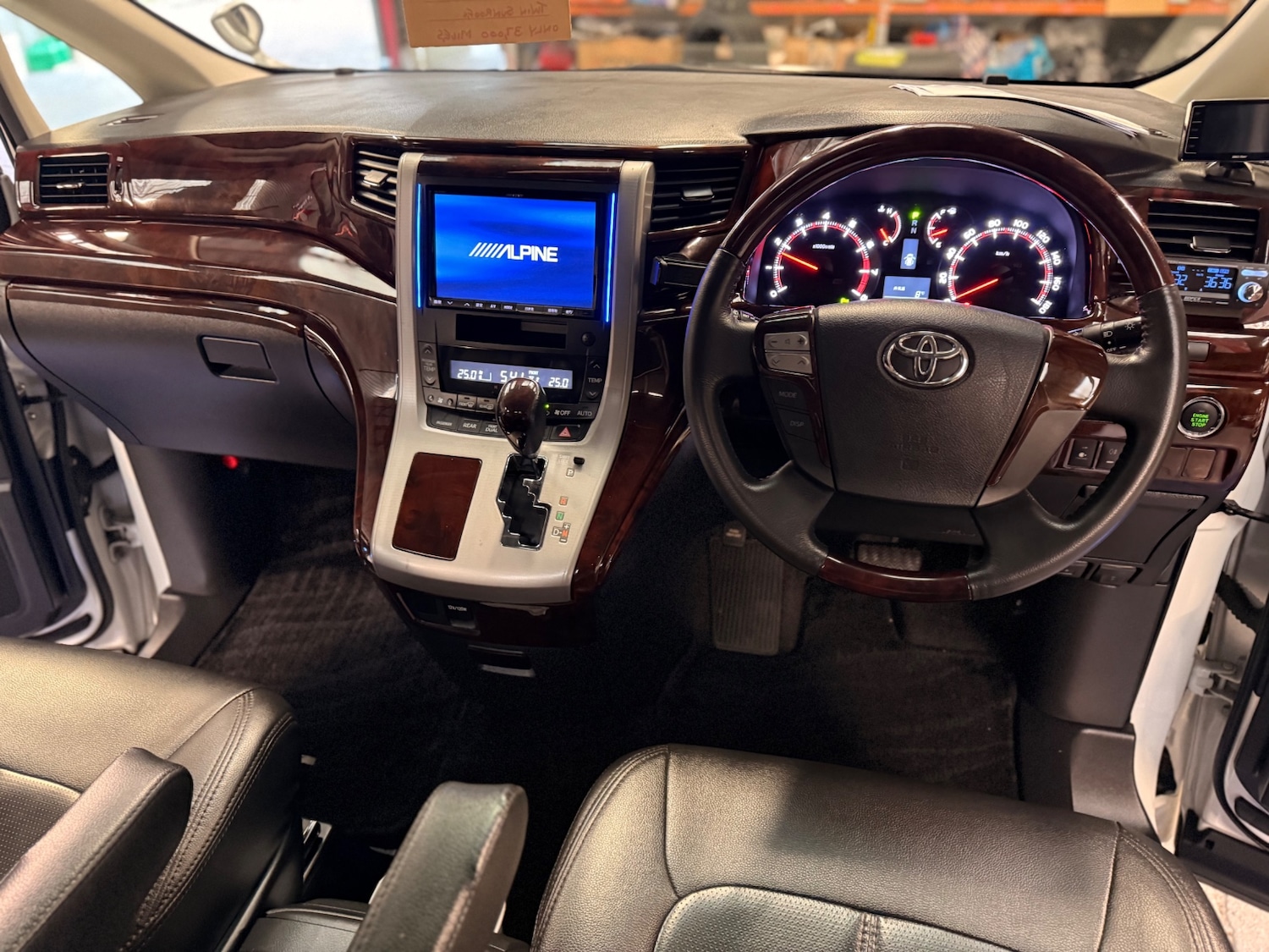 Used Toyota Vellfire 2012 for sale - 76974805: Photo 15