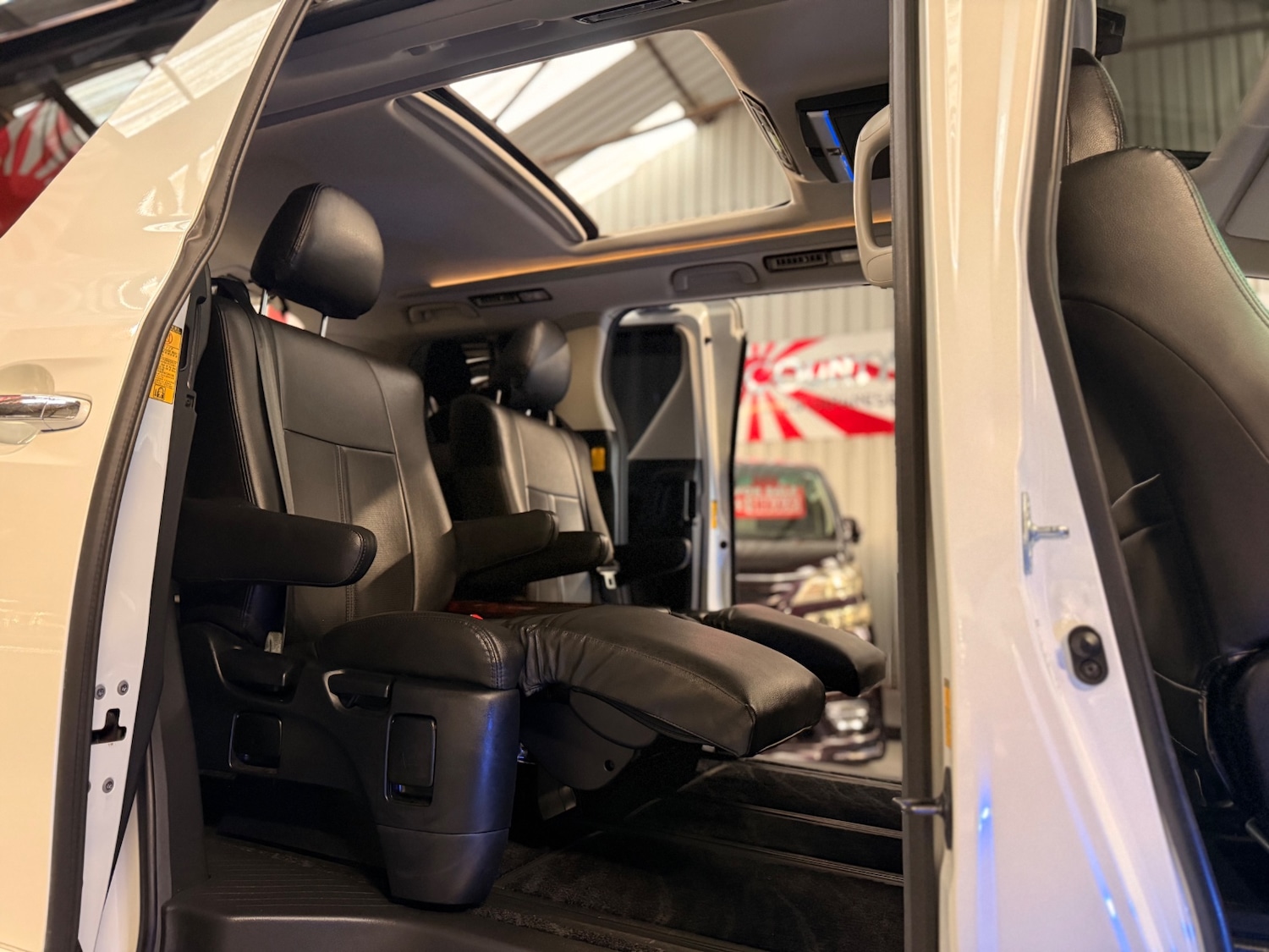 Used Toyota Vellfire 2012 for sale - 76974805: Photo 16