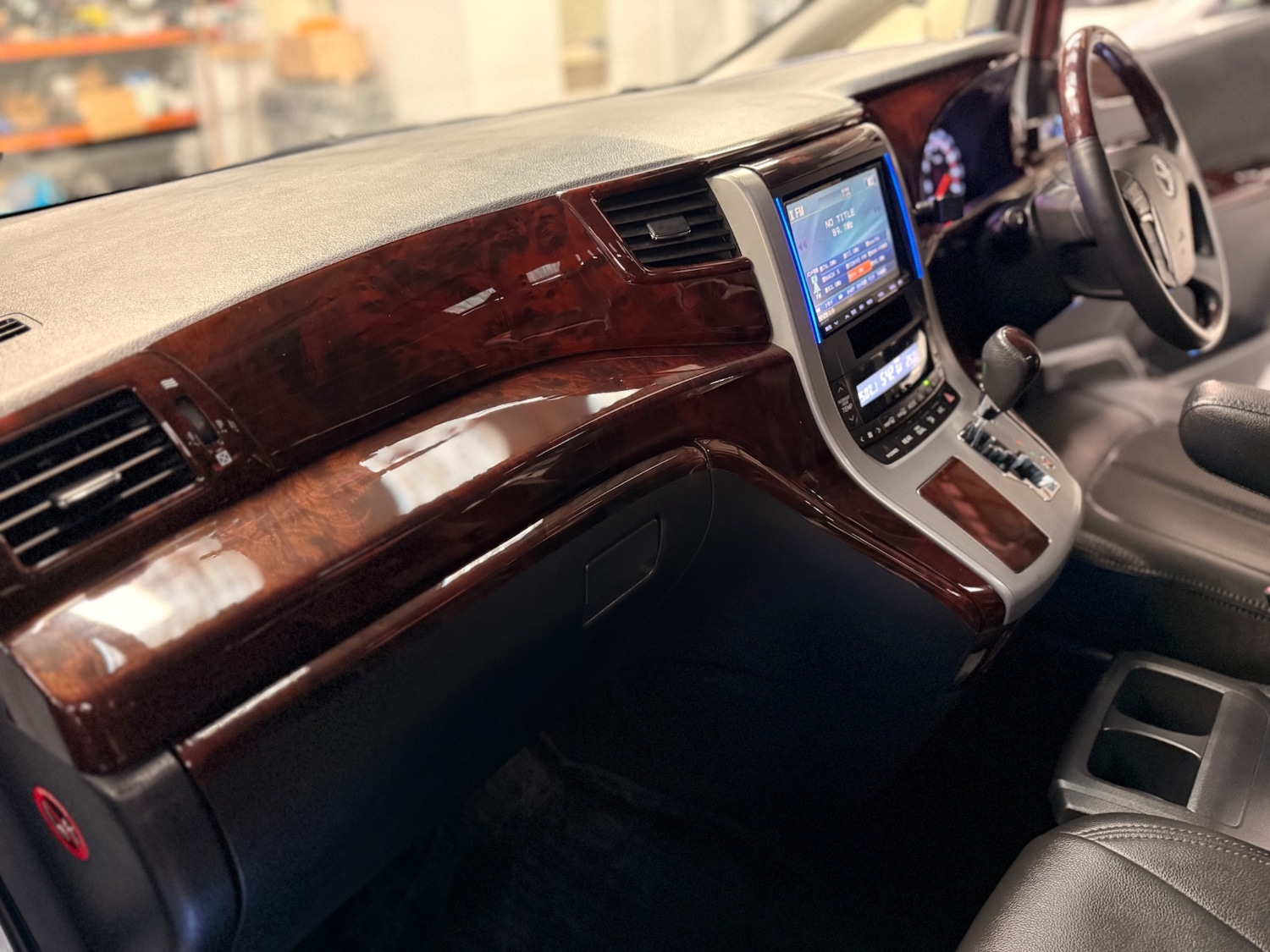 Used Toyota Vellfire 2012 for sale - 76974805: Photo 17