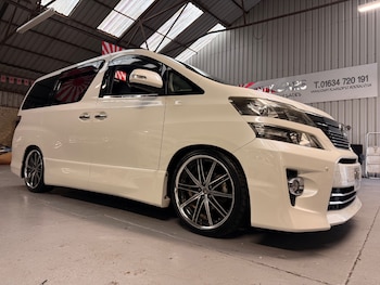 Used Toyota Vellfire 2012 for sale - 76974805: Photo