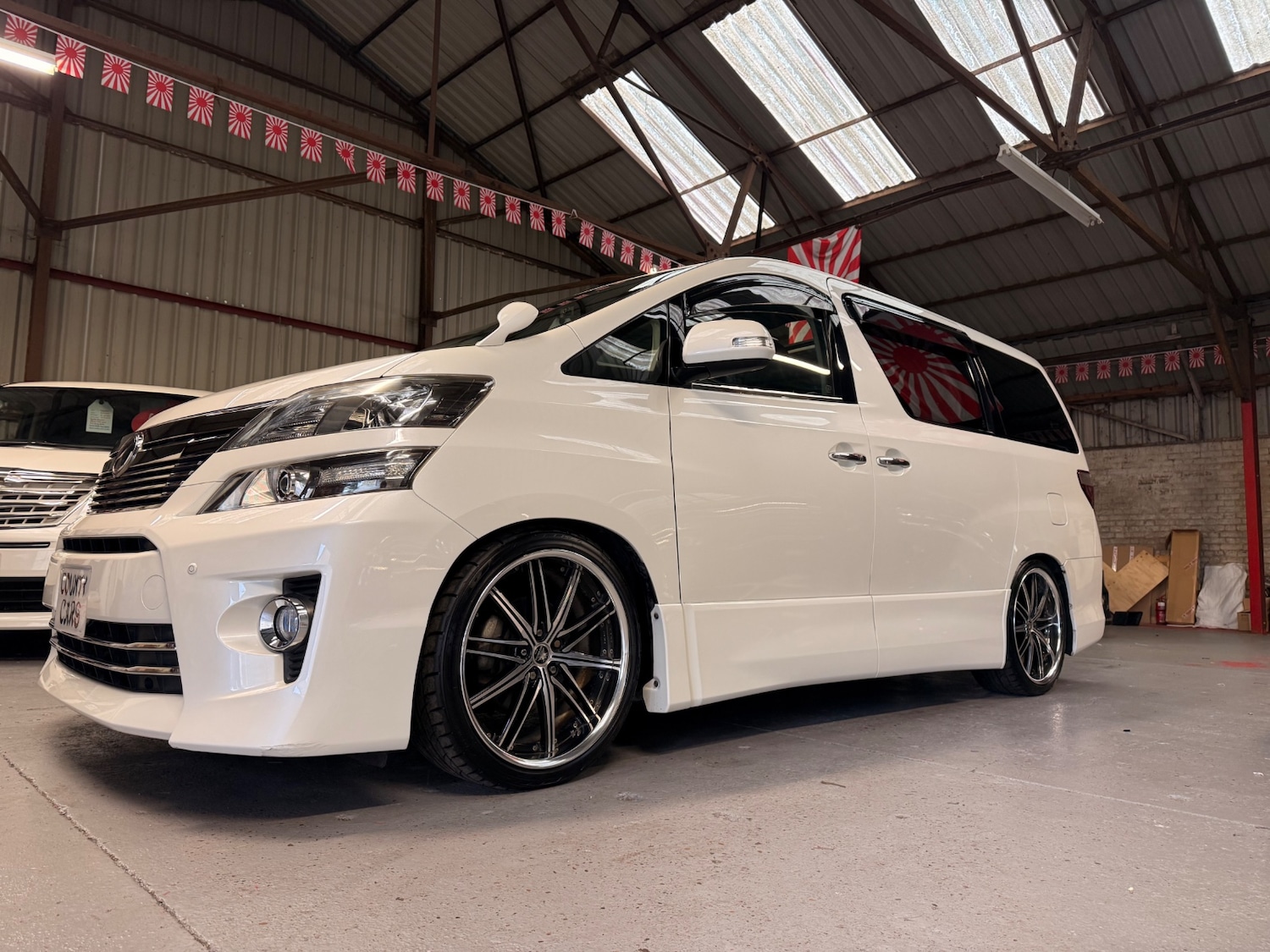 Used Toyota Vellfire 2012 for sale - 76974805: Photo 3