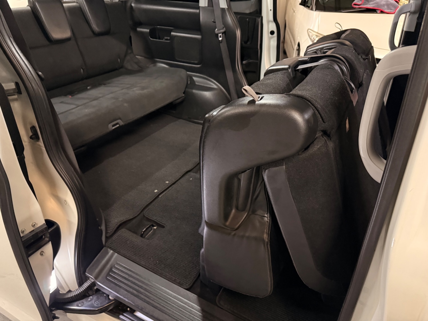 Used Honda Stepwagon 2012 for sale - 77097057: Photo 16