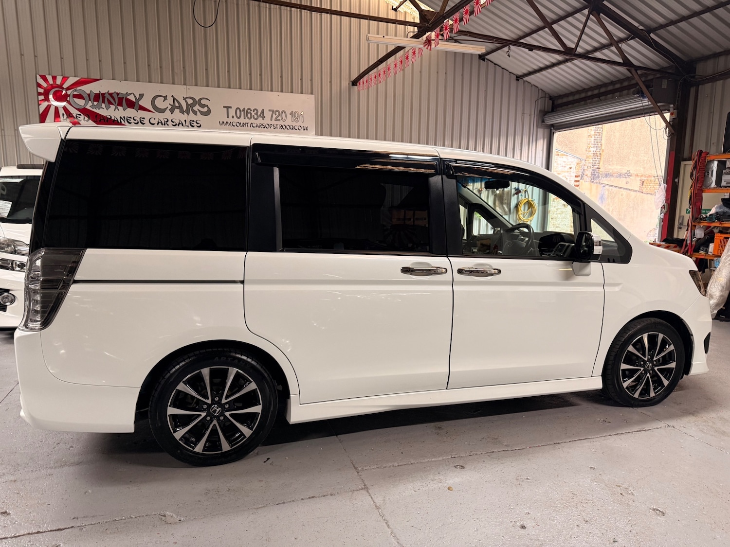 Used Honda Stepwagon 2012 for sale - 77097057: Photo 8