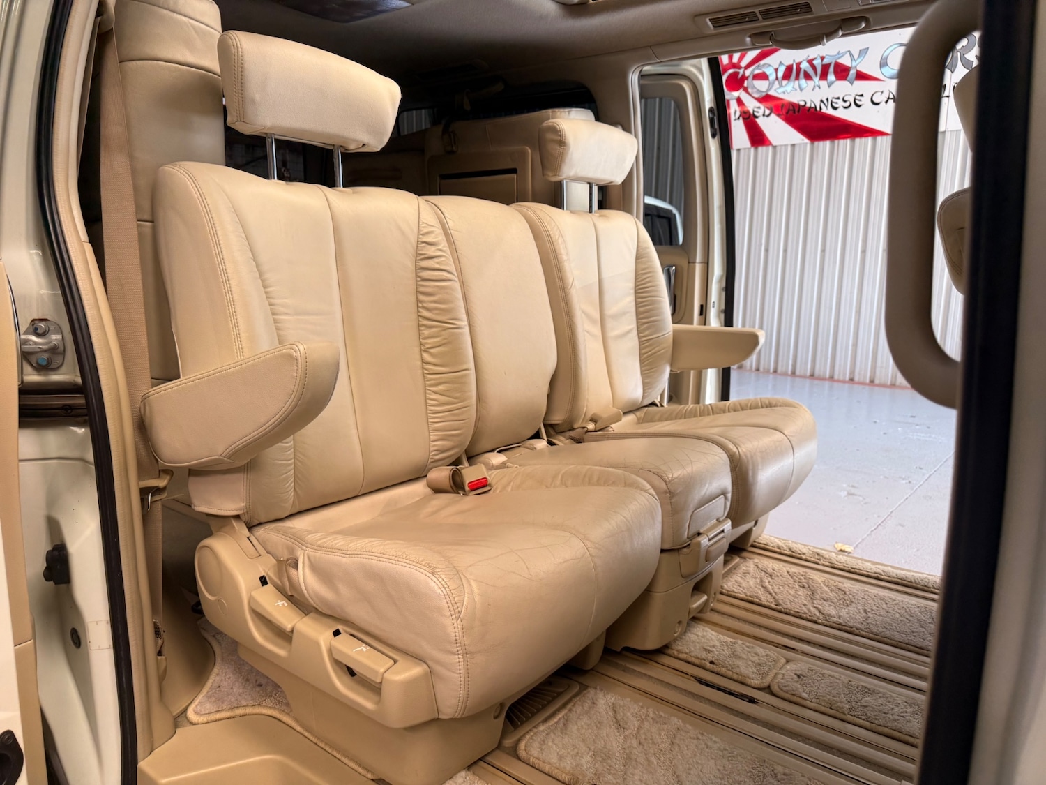 Used Nissan Elgrand 2005 for sale - 76369535: Photo 13