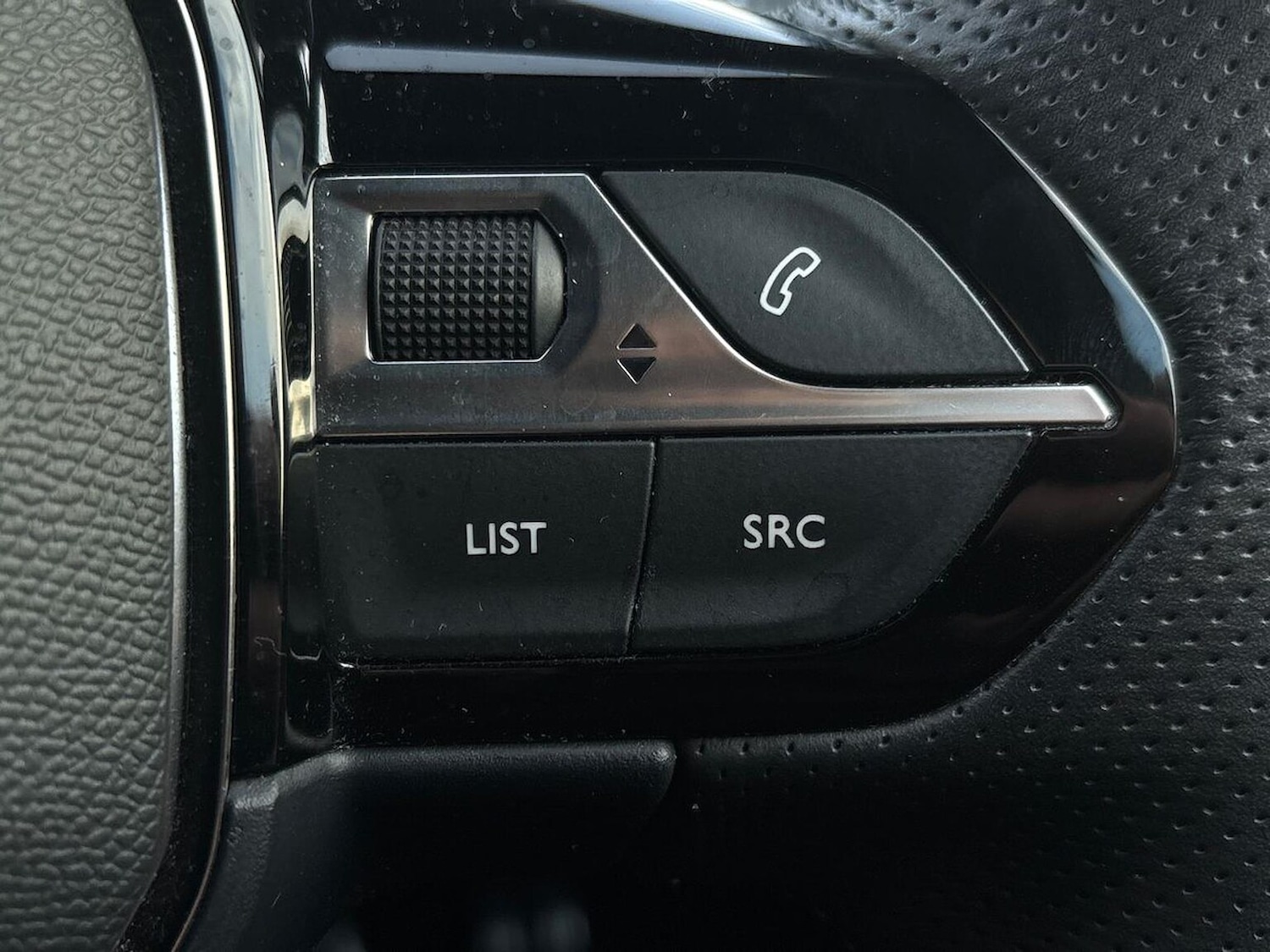 Used Peugeot 2008 2021 for sale - 76450558: Photo 26