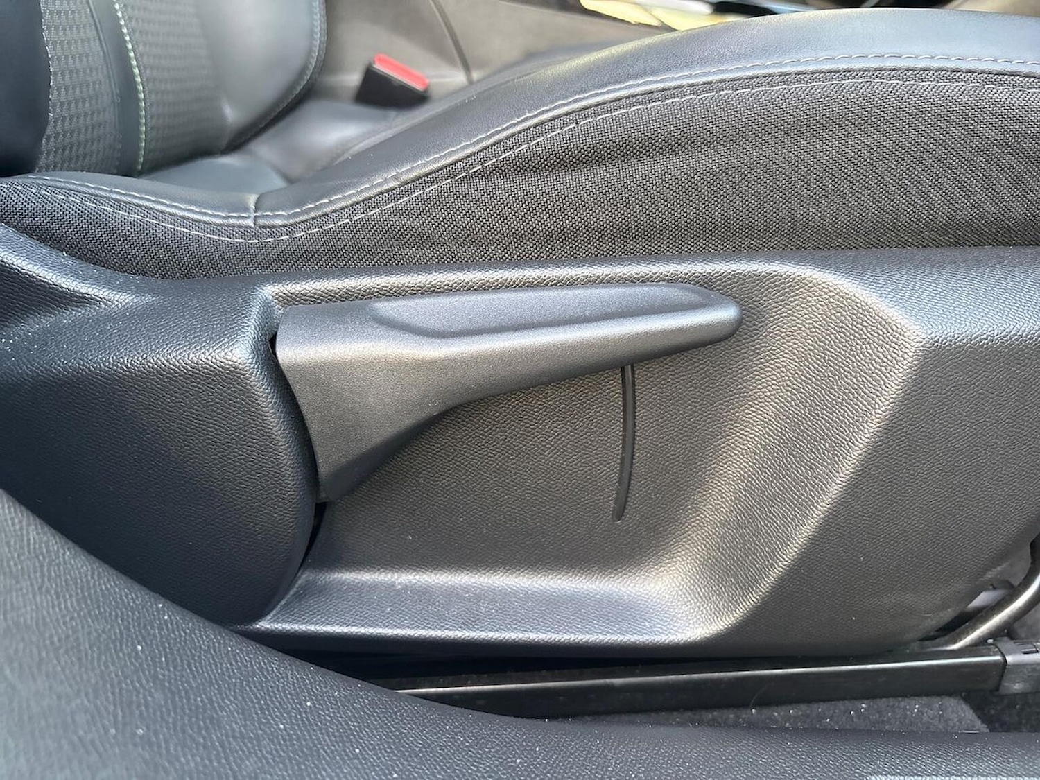 Used Peugeot 2008 2021 for sale - 76450558: Photo 30