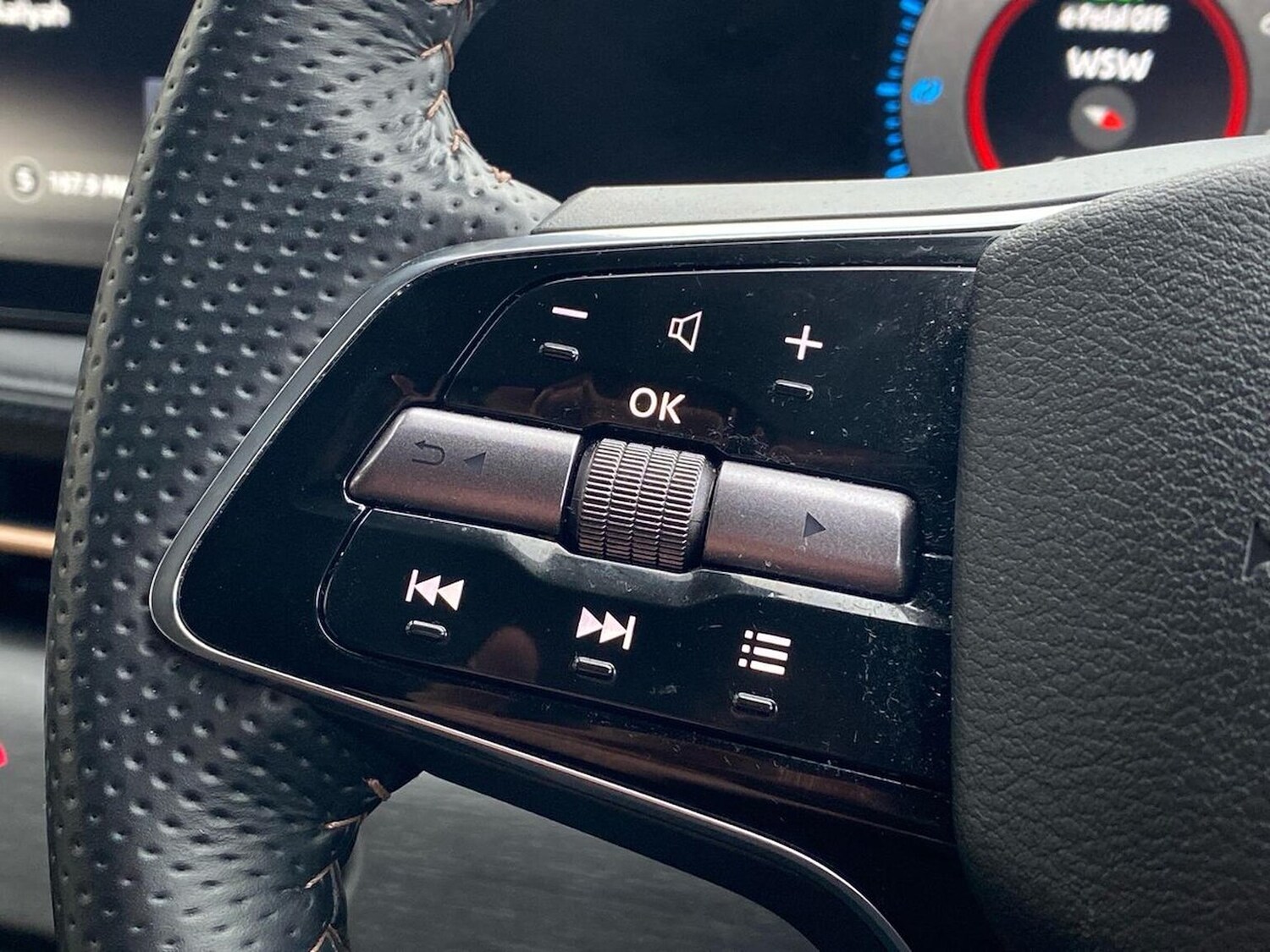 Used Nissan ARIYA 2024 for sale - 77946117: Photo 27