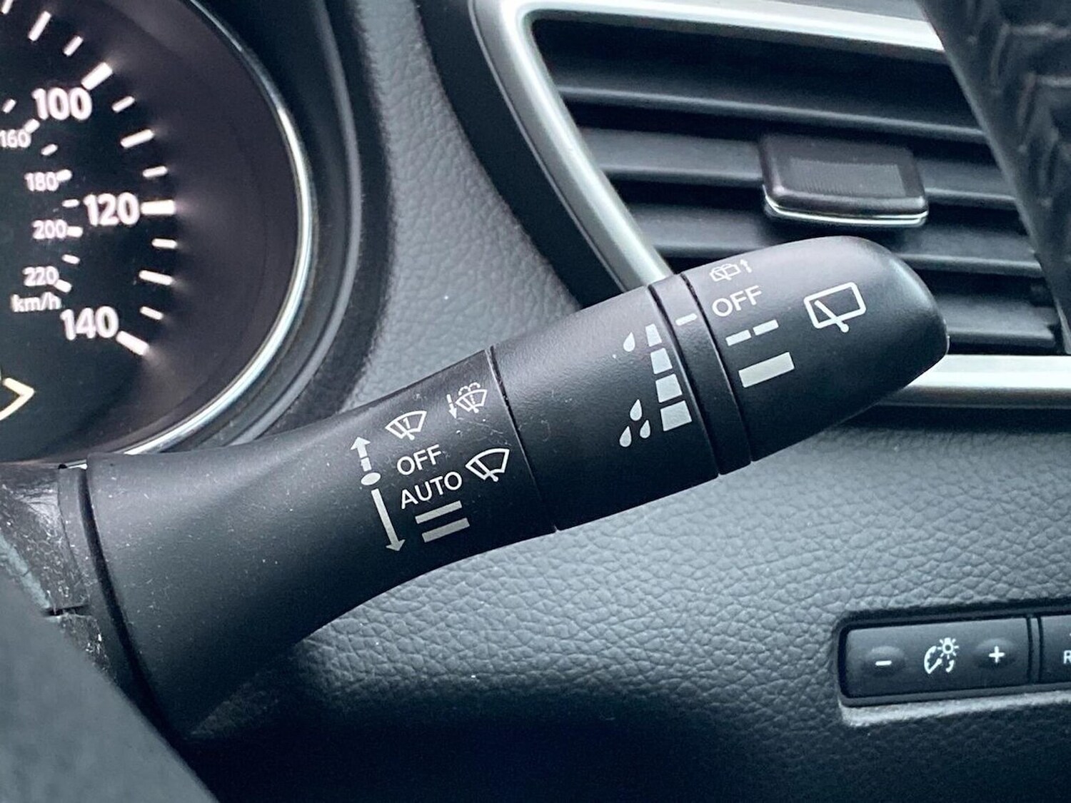 Used Nissan Qashqai 2016 for sale - 77931695: Photo 28