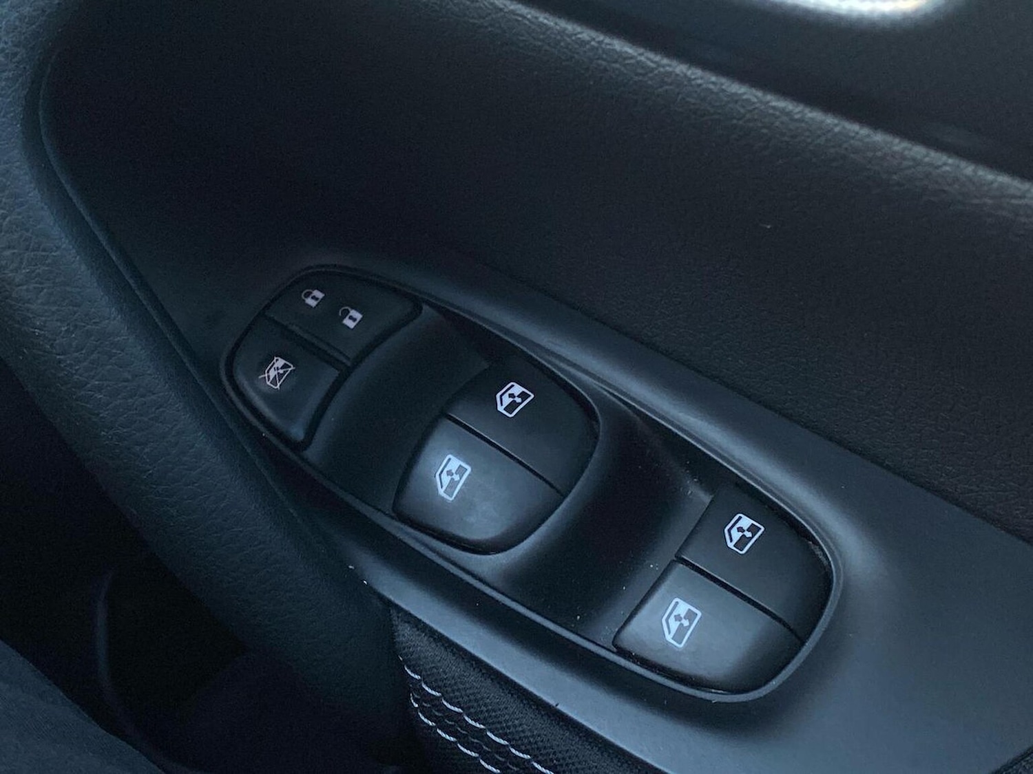 Used Nissan Qashqai 2017 for sale - 76527329: Photo 21