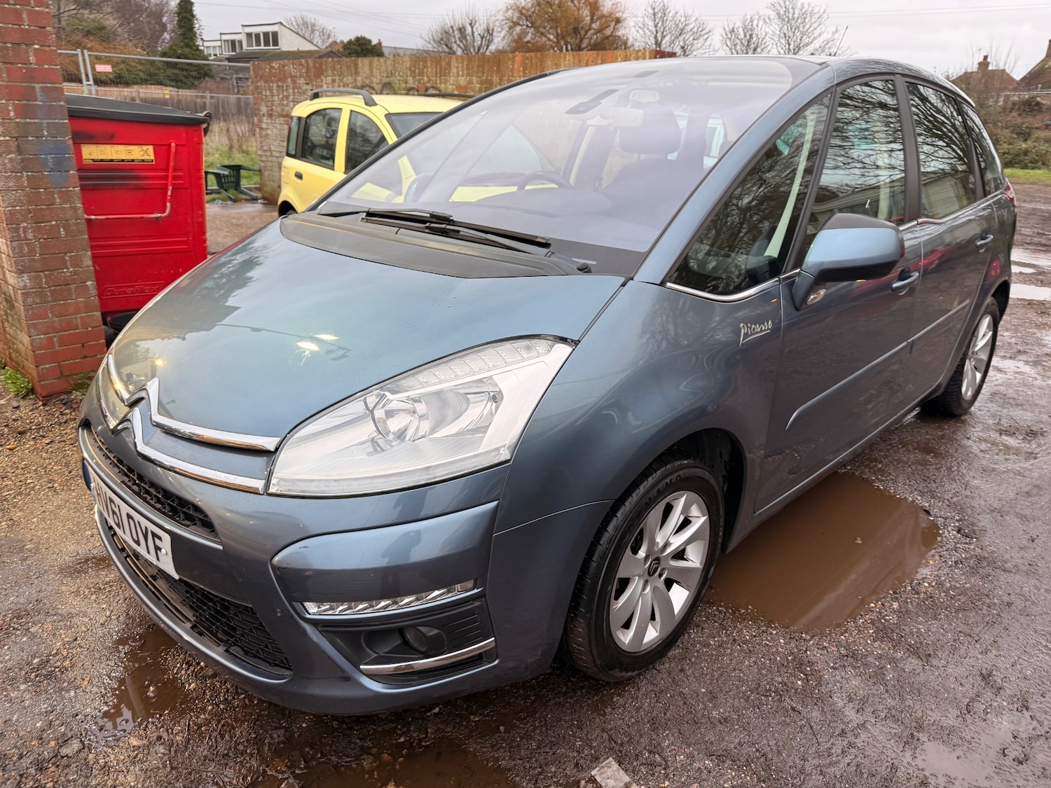 Used Citroen C4 Picasso 2011 for sale - 76765070: Photo 2