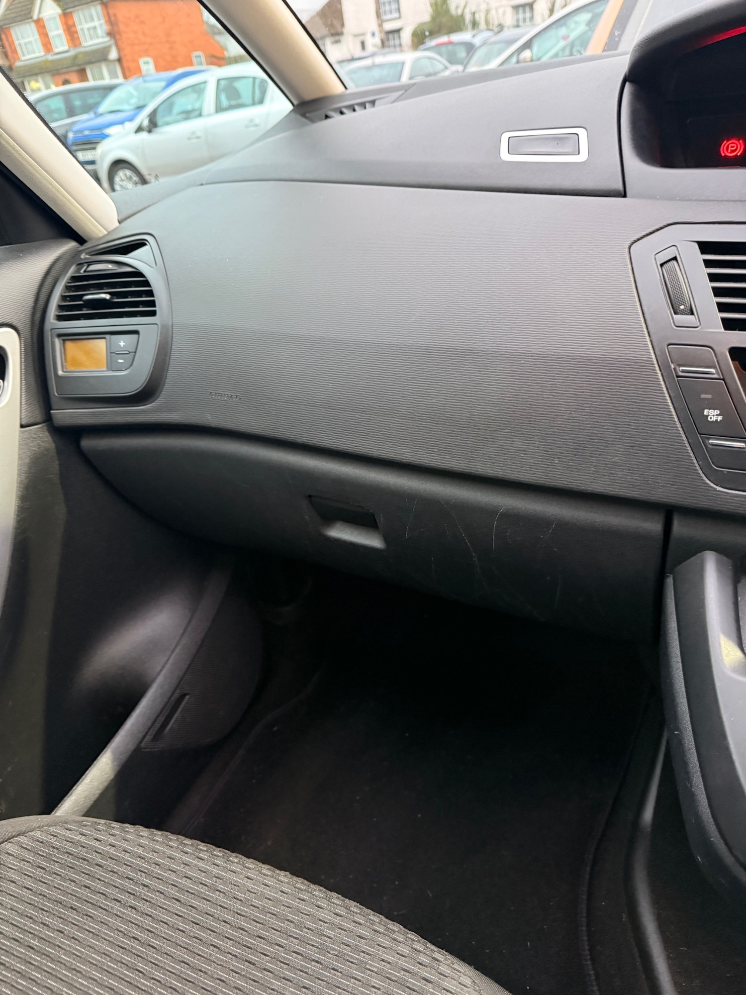 Used Citroen C4 Picasso 2011 for sale - 76765070: Photo 7