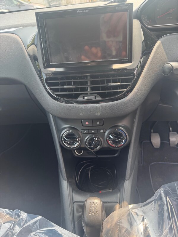 Used Peugeot 208 2012 for sale - 74855257: Photo 8