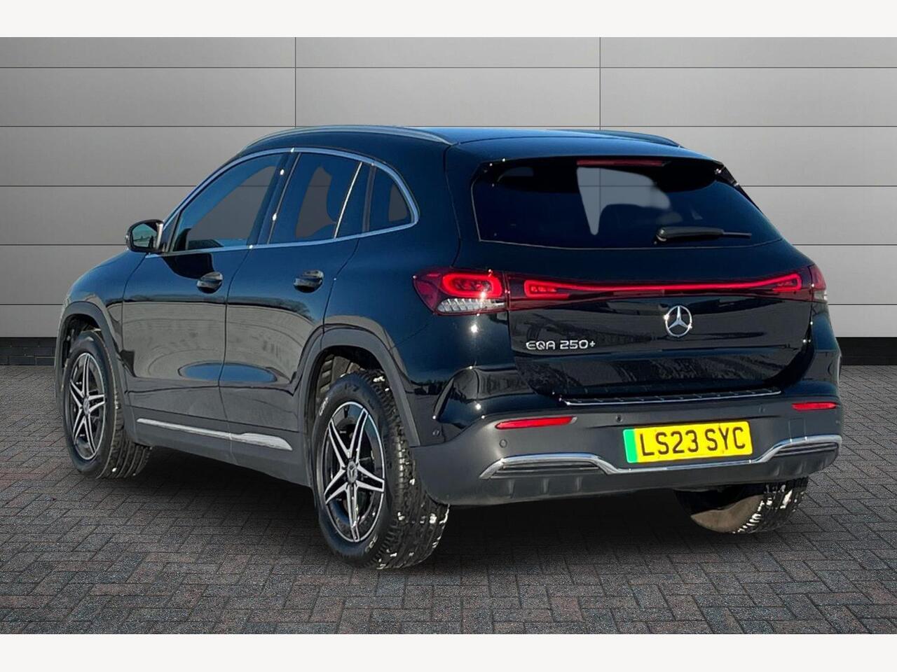 Used Mercedes-Benz EQA 2023 for sale - 77218459: Photo 2