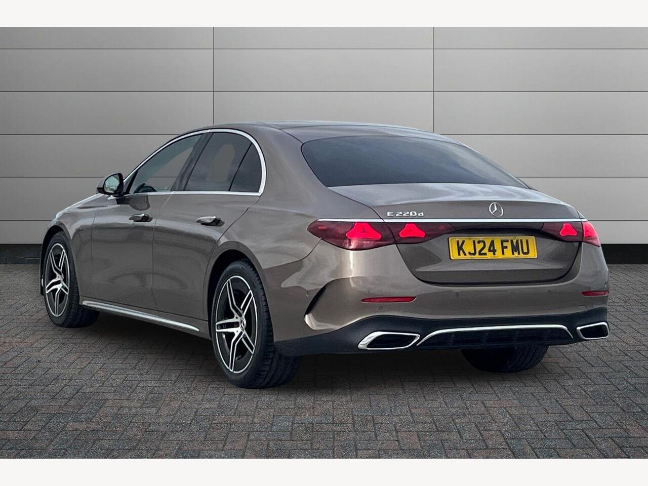 Used Mercedes-Benz E Class 2024 for sale - 77885265: Photo 2