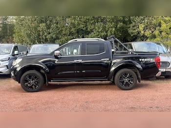 Used Nissan Navara 2018 for sale - 76272063: Photo