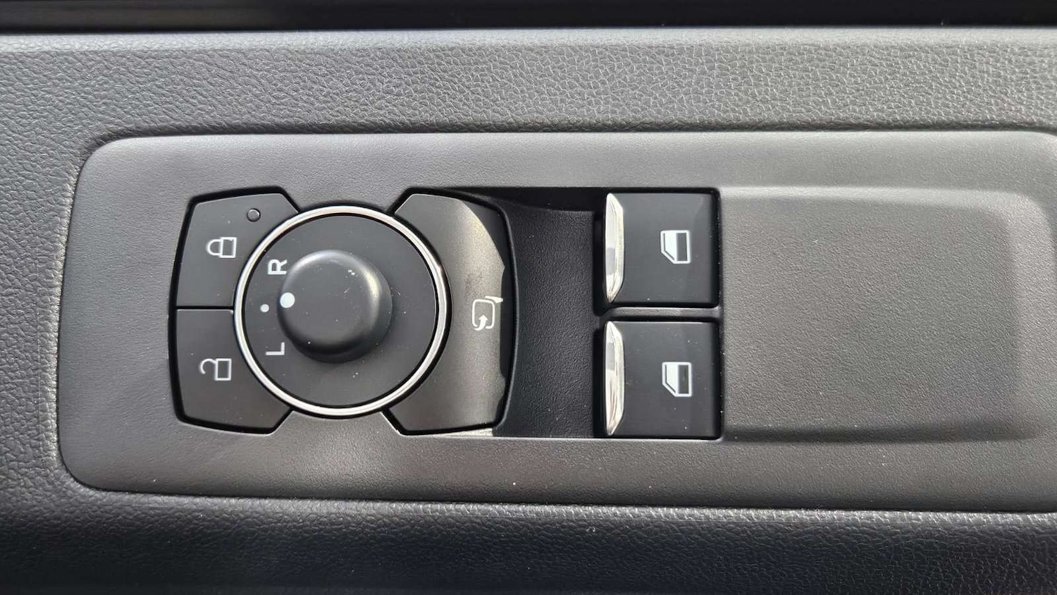 Used Ford Transit Custom for sale - 76875780: Photo 28