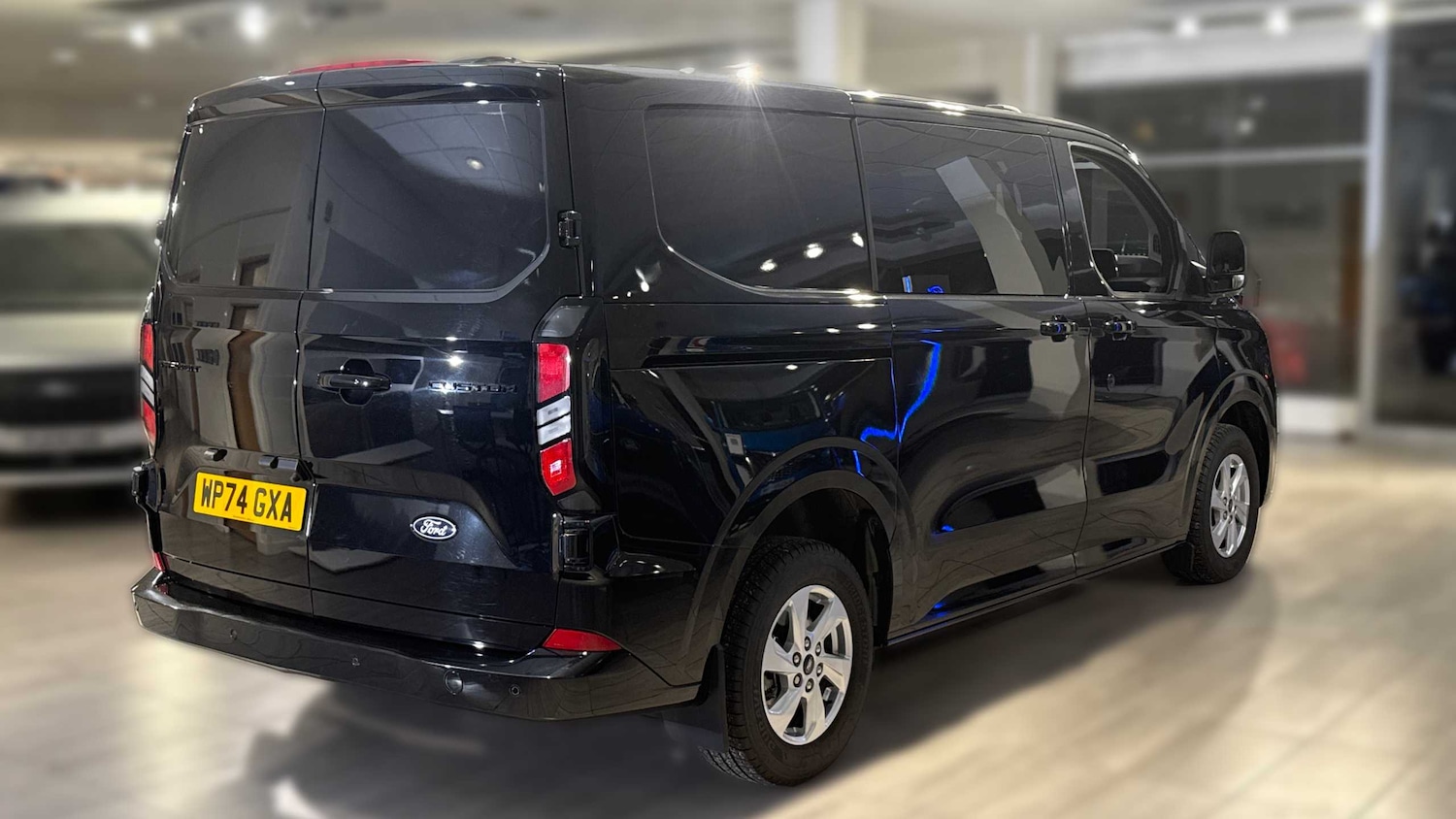 Used Ford Transit Custom 2024 for sale - 76587623: Photo 2