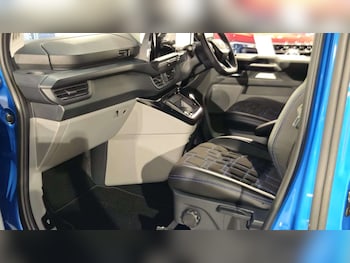 Used Ford Tourneo Custom 2025 for sale - 77553049: Photo