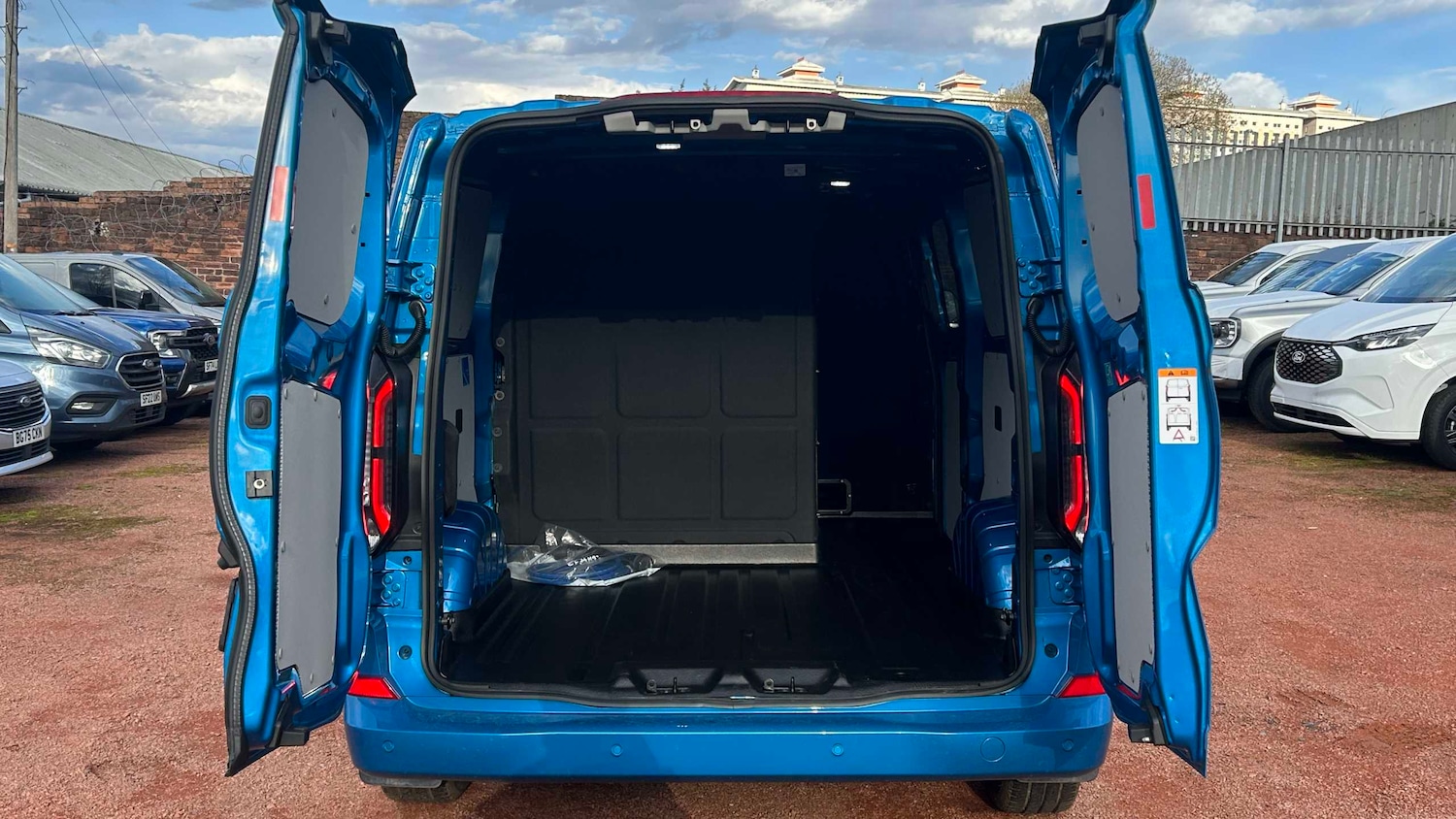 Used Ford Transit Custom 2024 for sale - 78161248: Photo 5