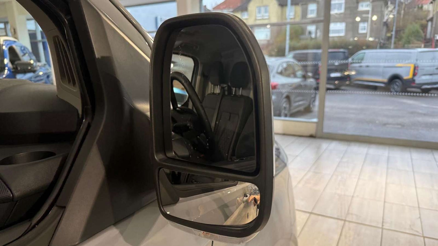 Used Ford E-Transit Custom for sale - 77147259: Photo 17