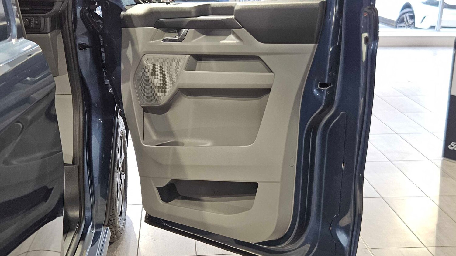 Used Ford E-Transit Custom for sale - 77628161: Photo 17