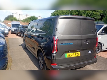 Used Ford E-Transit Custom 2025 for sale - 79204330: Photo