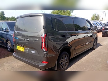 Used Ford E-Transit Custom 2025 for sale - 79204330: Photo