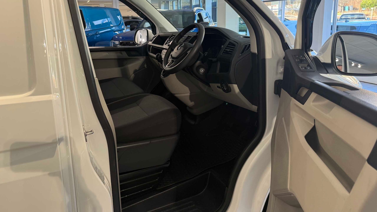 Used Volkswagen Transporter 2019 for sale - 76902354: Photo 17