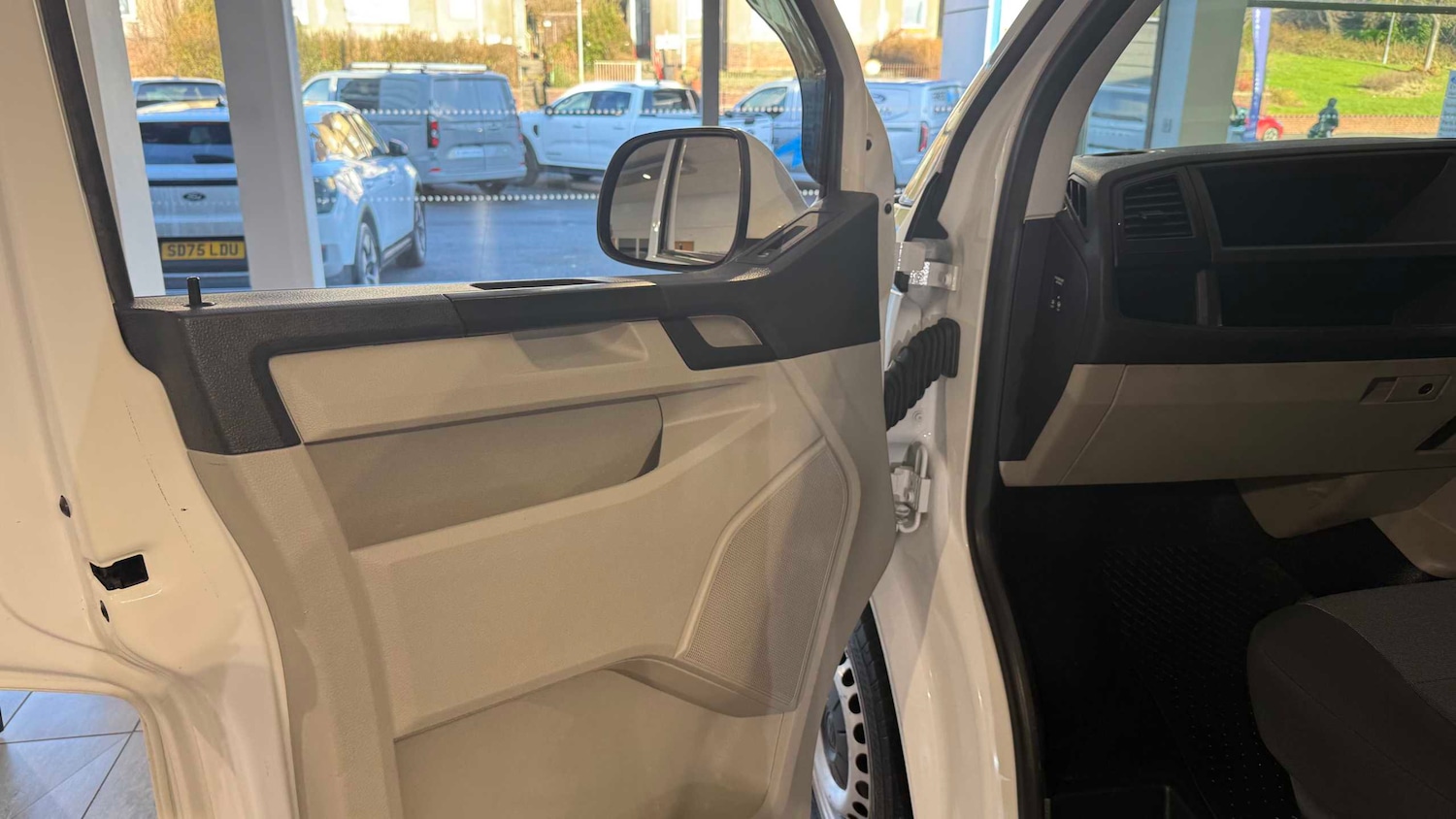 Used Volkswagen Transporter 2019 for sale - 76902354: Photo 31