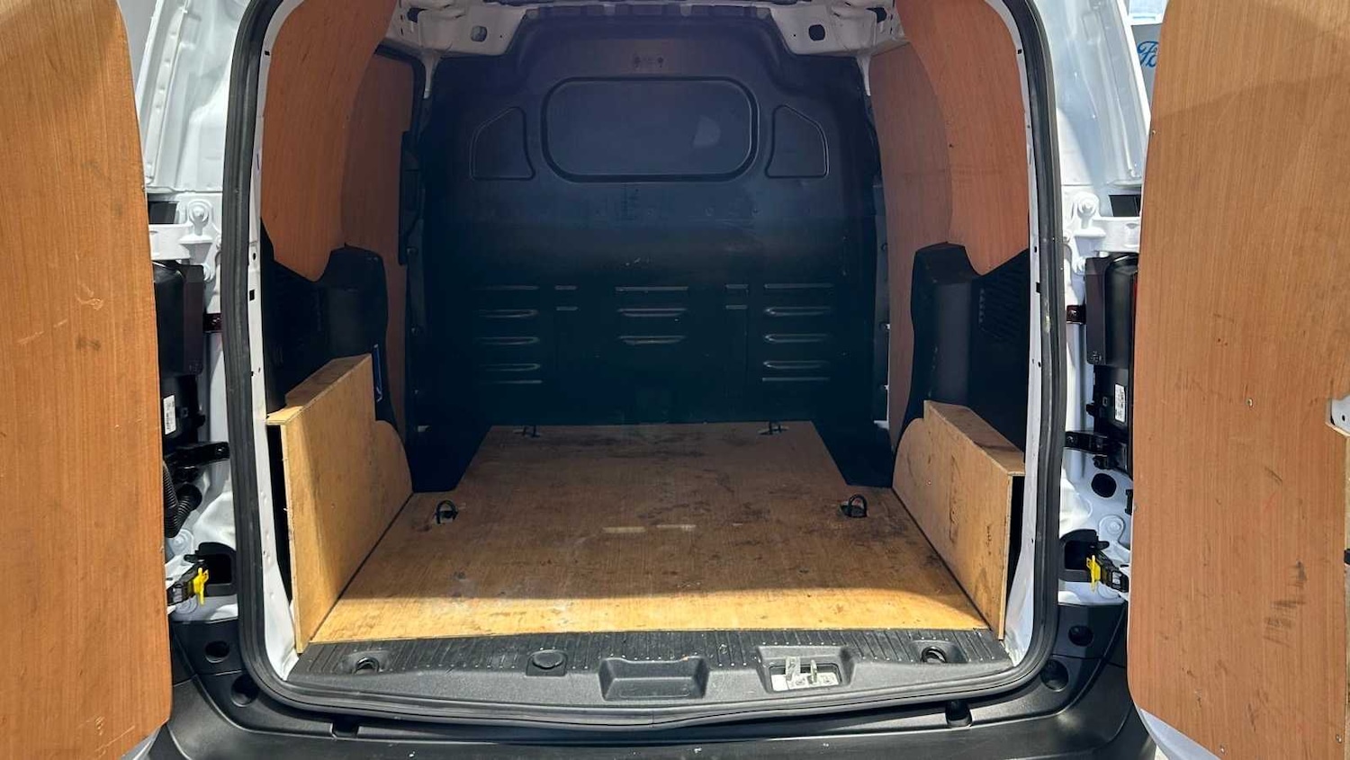 Used Ford Transit Courier 2024 for sale - 76125810: Photo 8