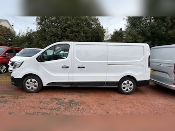 Used Renault Trafic 2023 for sale - 76125749: Photo