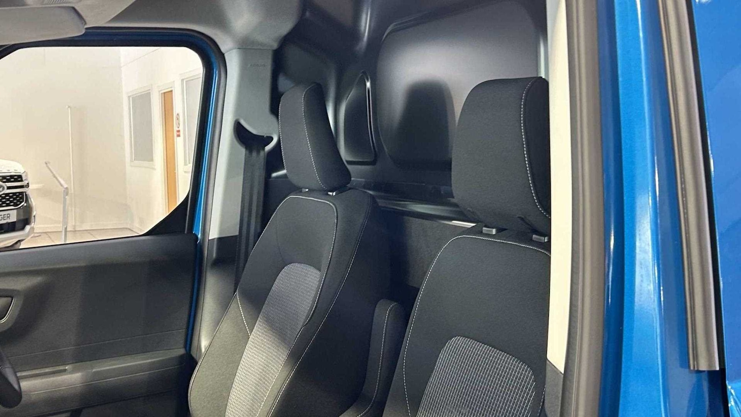 Used Ford E-Transit Courier 2025 for sale - 76272246: Photo 24