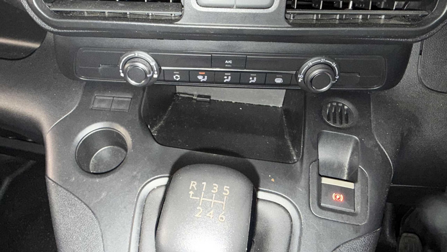 Used Peugeot Partner 2022 for sale - 76191902: Photo 24