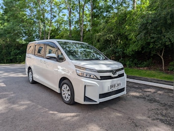 Used Toyota Voxy 2018 for sale - 78751954: Photo