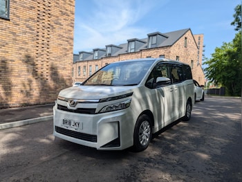 Used Toyota Voxy 2018 for sale - 78751954: Photo
