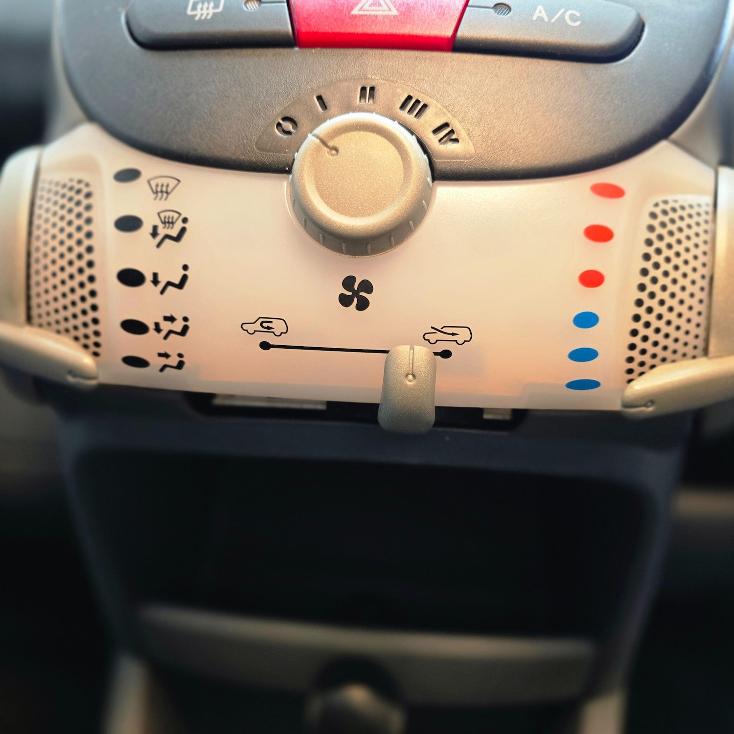 Used Toyota AYGO 2011 for sale - 76926325: Photo 22