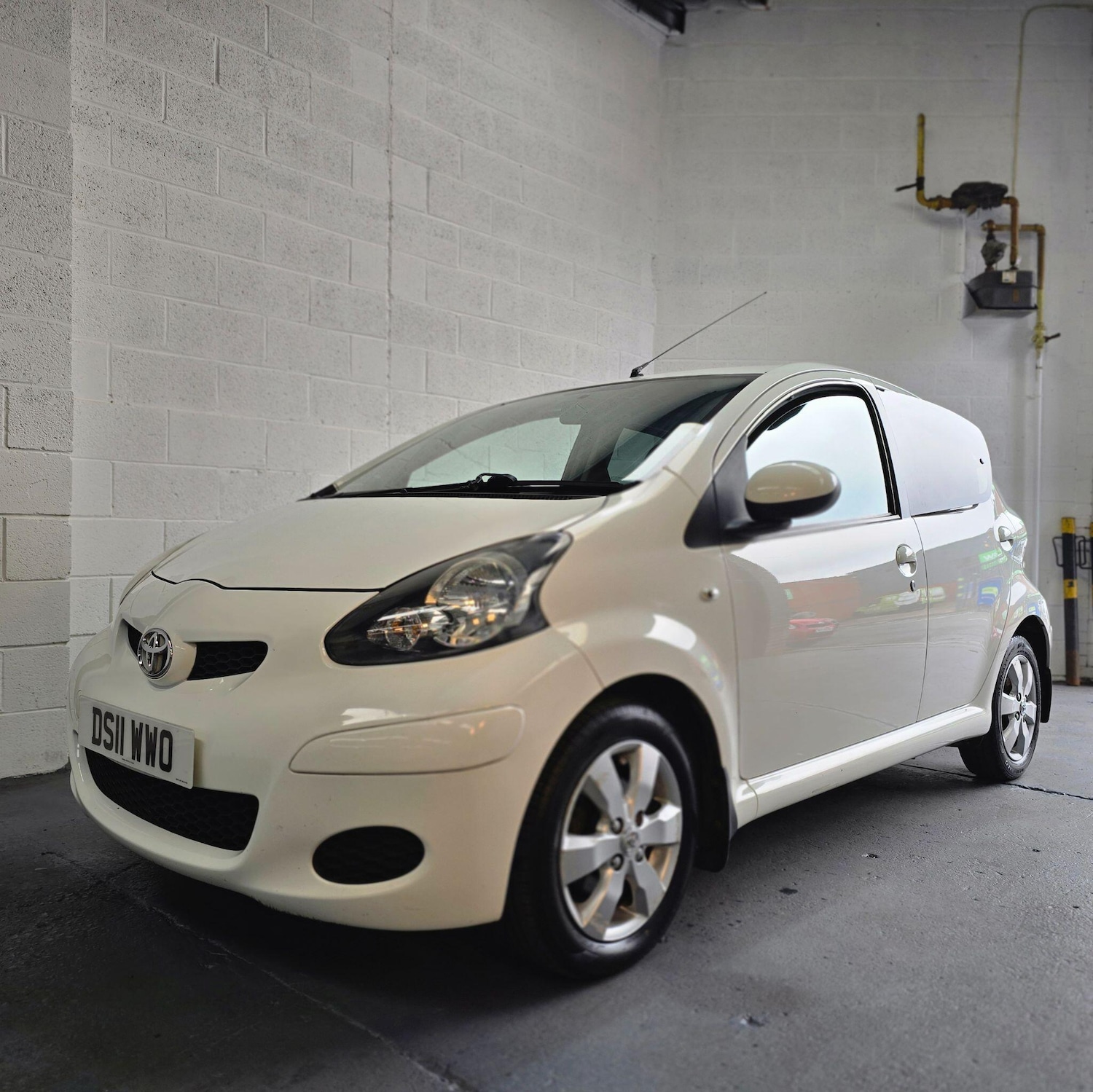 Used Toyota AYGO 2011 for sale - 76926325: Photo 3