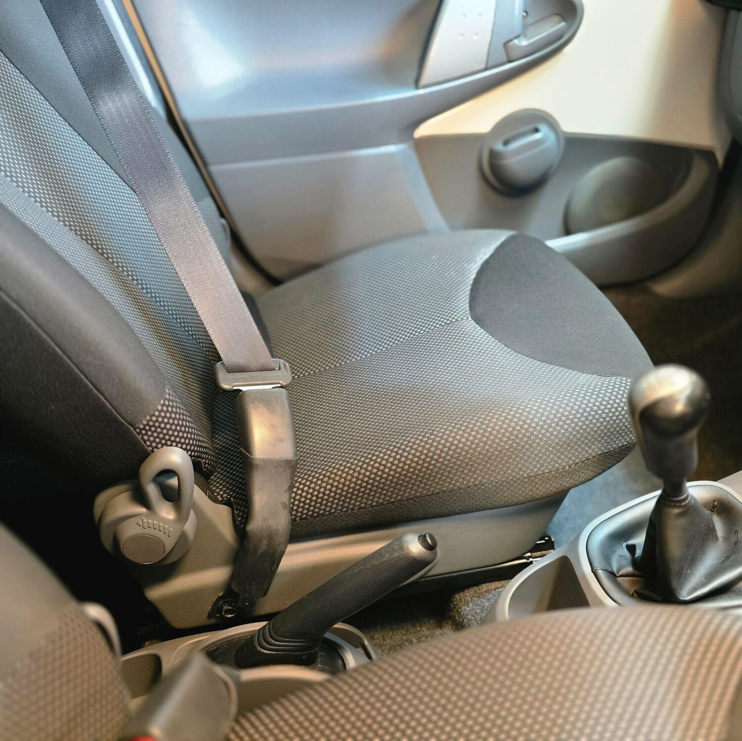 Used Toyota AYGO 2011 for sale - 76926325: Photo 30