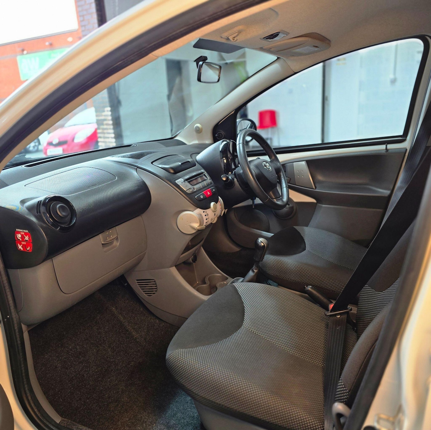 Used Toyota AYGO 2011 for sale - 76926325: Photo 32