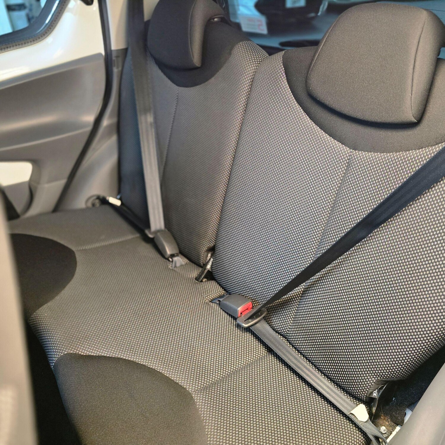 Used Toyota AYGO 2011 for sale - 76926325: Photo 34