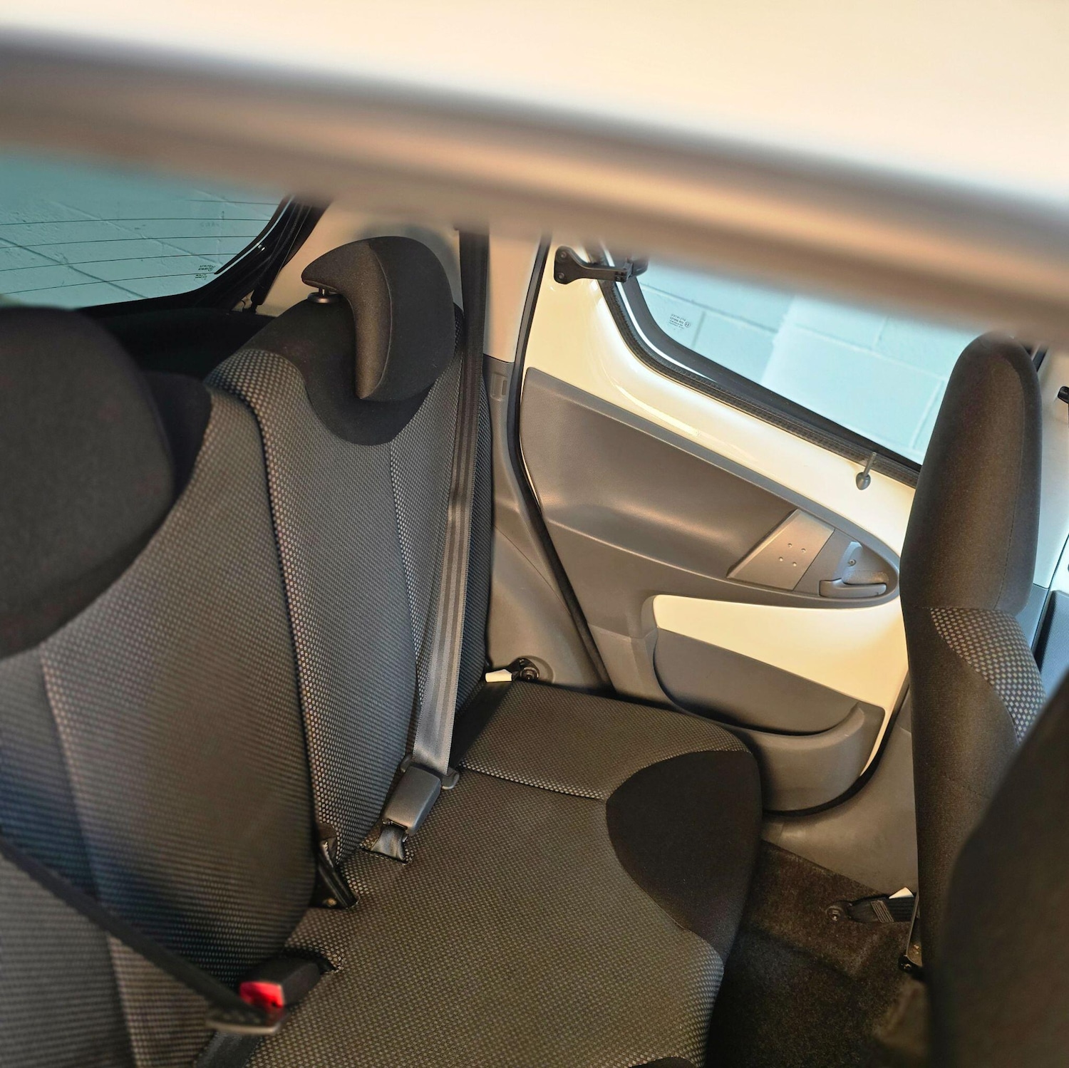 Used Toyota AYGO 2011 for sale - 76926325: Photo 35