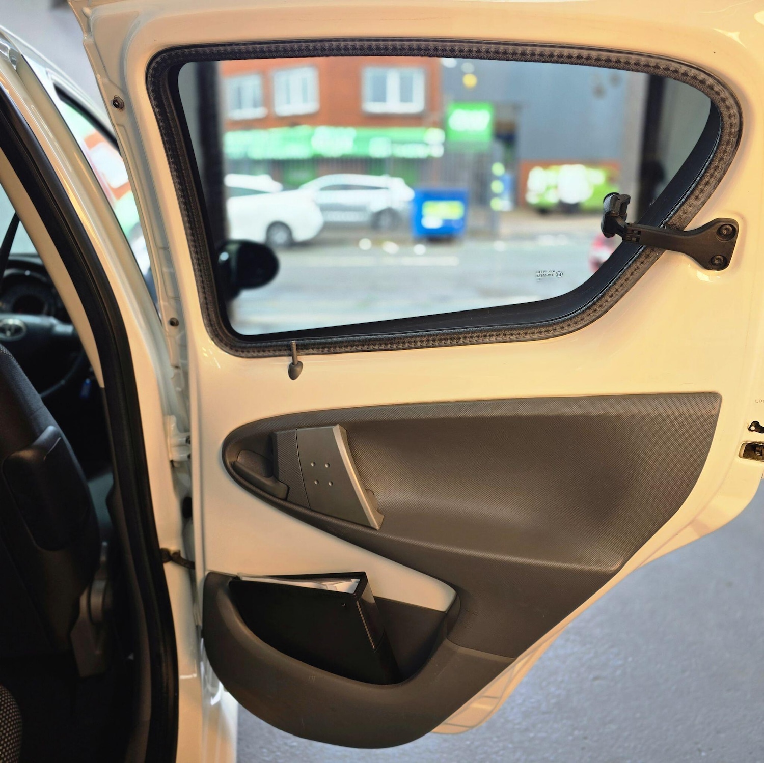 Used Toyota AYGO 2011 for sale - 76926325: Photo 43