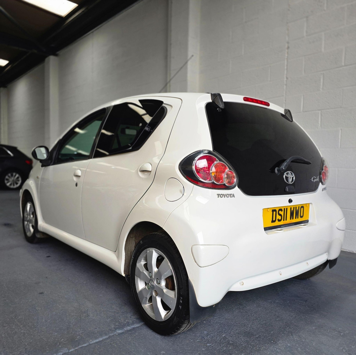 Used Toyota AYGO 2011 for sale - 76926325: Photo 5