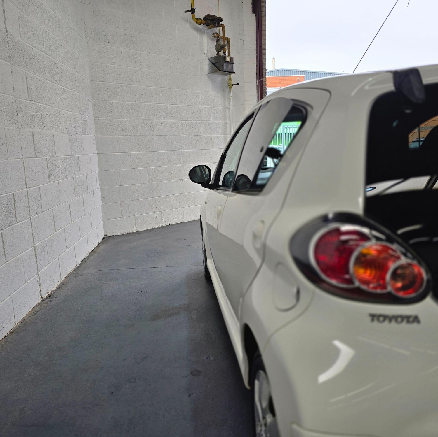 Used Toyota AYGO 2011 for sale - 76926325: Photo 9