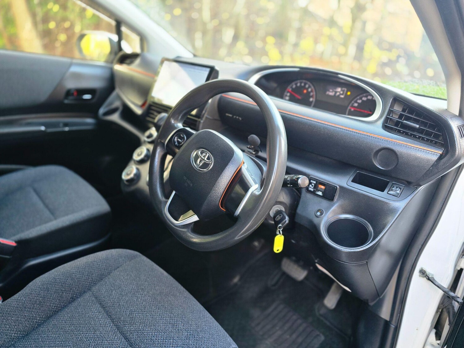 Used Toyota Sienta 2025 for sale - 76866017: Photo 11