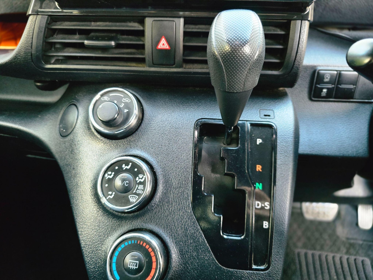 Used Toyota Sienta 2025 for sale - 76866017: Photo 16