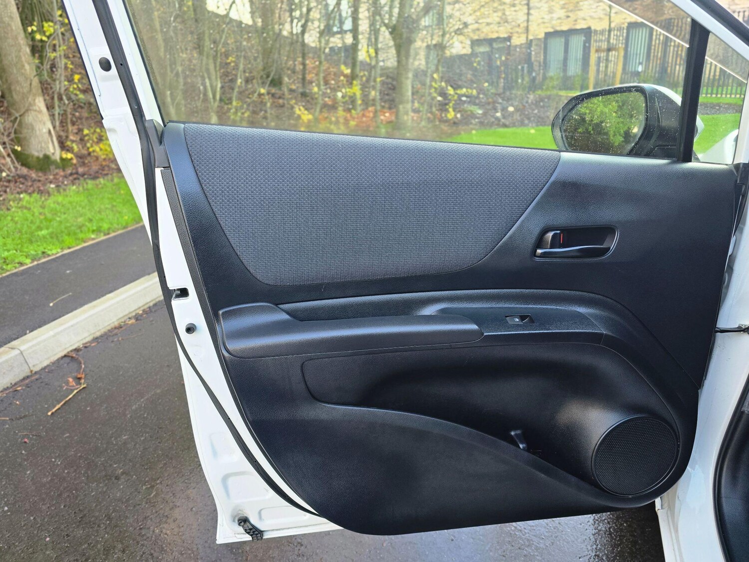 Used Toyota Sienta 2025 for sale - 76866017: Photo 29